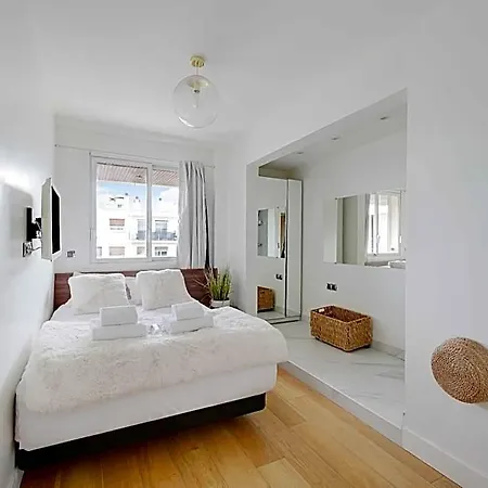 Modern - 3br-6p -